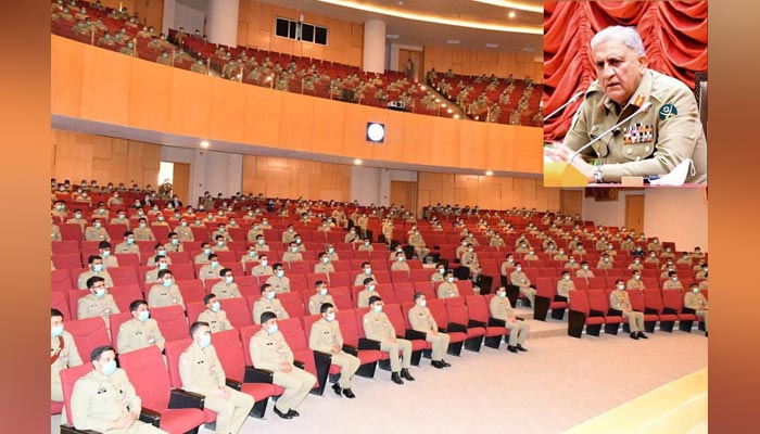 Chief of Army Staff General Qamar Javed Bajwa addressed participants of Command and Staff College in Quetta, Pakistan. — ISPR