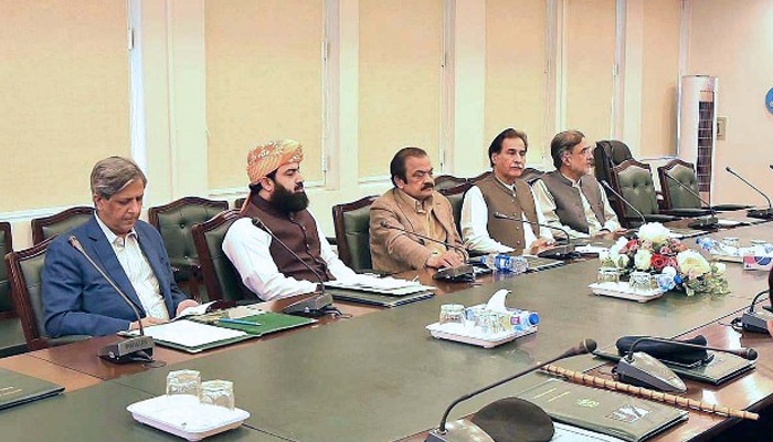 Interior Minister Rana Sanaullah chairs a meeting of a cabinet sub committee. (From left) Minister for Law Senator Azam Nazeer Tarar, Minister for Communications Maulana Asad, Interior Minister Rana Sanaullah,Minister for Economic Affairs Sardar Ayaz Sadiq andAdviser to the Prime Minister on Kashmir Affairs Qamar Zaman. Photo — APP