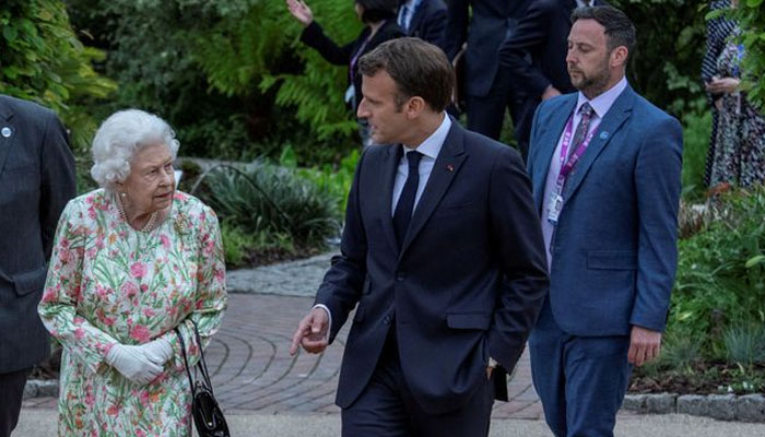 Queen Elizabeth gets Jubilee gift of a horse from Emmanuel Macron