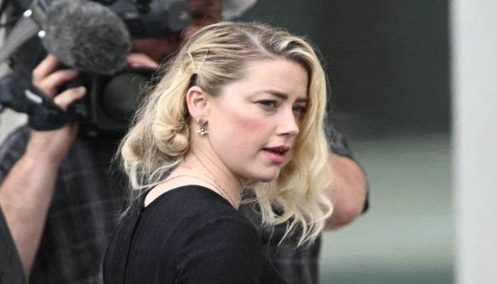 Internet mock Amber Heard for wearing same 'funeral dress' at defamation verdict - Vimarsana News