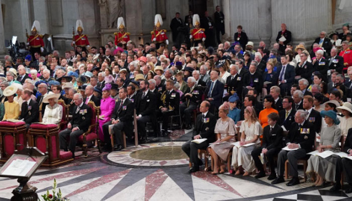 Queen made Sussexes sit away from Prince Charles, William for a reason: Expert