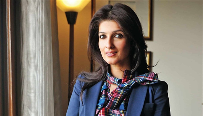 Twinkle Khanna plays Shah Rukh Khan’s hit song ‘Jaadu Teri Nazar’ on guitar