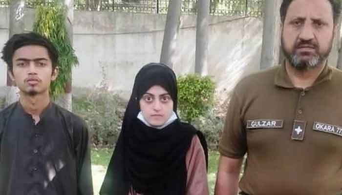 Dua Zahra (C) and her husband Zaheer Ahmed (L) have been recovered by Punjab police. Photo: file