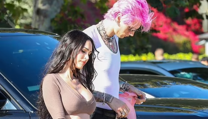 Megan Fox shows off her steaming abs during lunch date with MGK