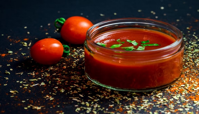 Fresh tomato sauce.—Unsplash/@klein2