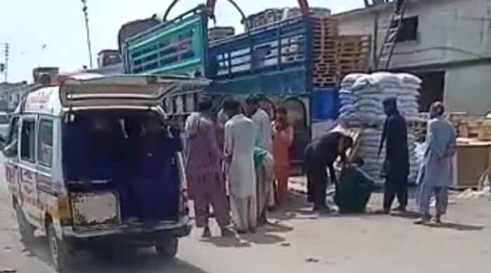 Karachi labourers spike drinks of 23 co-workers, rob them: police