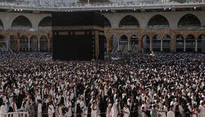 Muslims pray around the Kaaba, at the Grand Mosque complex in the Saudi city of Mecca, on the first day of the fasting month of Ramadan, on April 9, 2022. Photo — Abdel Ghani BASHIR / AFP