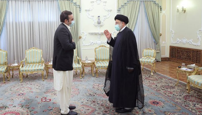 FM Bilawal Bhutto-Zardari (left) meets Iranian President Ebrahim Raisi. — Twitter