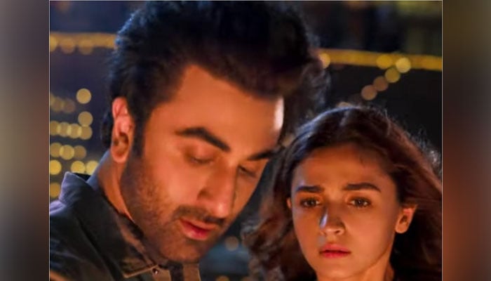 Alia Bhatt, Ranbir Kapoor spread magic onscreen with Brahmastra’s trailer: Video