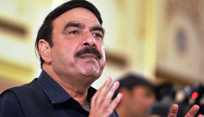 Former interior minister Sheikh Rashid. -APP/File