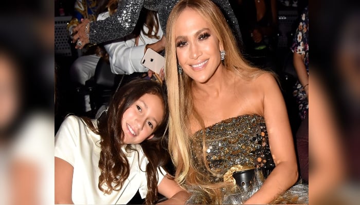 Jennifer Lopez sings with her daughter Emme at L.A. Dodgers foundation gala