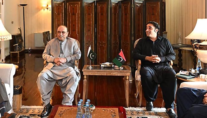 PPP Co-Chairperson and former President Asif Ali Zardari and PPP Chairman Bilawal Bhutto Zardari meet an MQM-P delegation (not seen) at Zardari House in Islamabad, on June 18, 2022. — INP