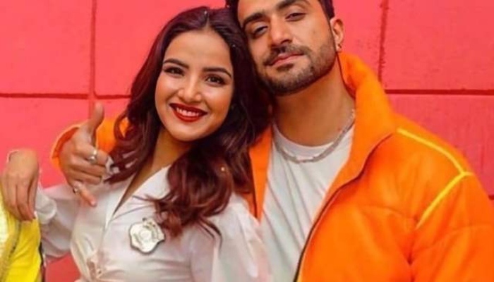 Jasmin Bhasin is keeping marriage off the cards with Aly Goni for now