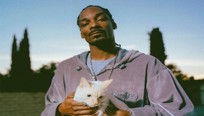 Snoop Dogg makes sweet gesture to Eminem