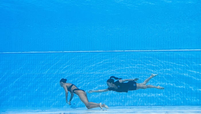 امریکی تیراک کو بے ہوش ہونے کے بعد ورلڈ چیمپئن شپ پول سے بچا لیا گیا۔