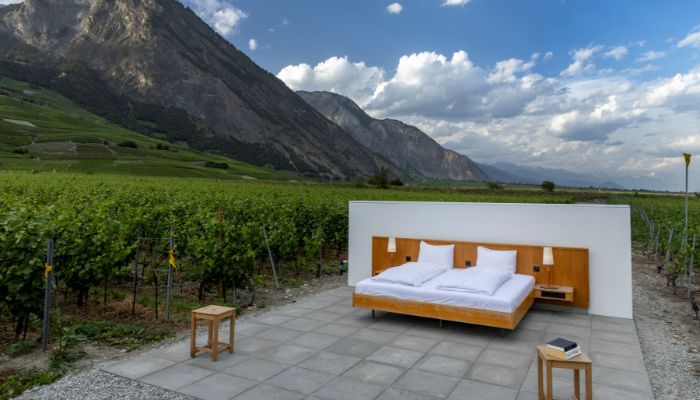 Swiss ‘hotel bintang nol’ menawarkan malam tanpa tidur untuk merenungkan krisis dunia