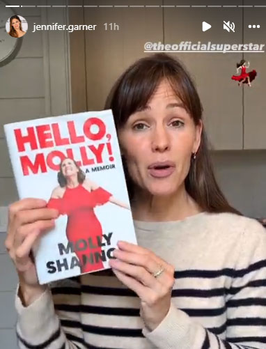 Jennifer Garner shares top 6 picks for Summer reads