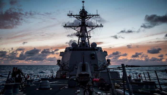 The guided-missile destroyer USS Dewey (DDG 105) transits the Pacific Ocean while participating in Rim of the Pacific Exercise (RIMPAC), July 10, 2018. Photo taken July 10, 2018. U.S.—Reuters