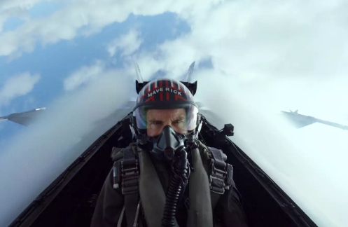 Tom Cruises cockpit scene in Top Gun: Maverick