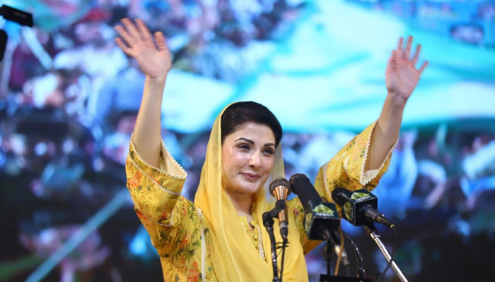 PML-N leader Maryam Nawaz addresses supporters in Lahore. — Twitter/PML-N