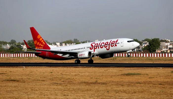 A SpiceJet passenger Boeing 737-800 aircraft takes off from Sardar Vallabhbhai Patel international airport in Ahmedabad, India May 19, 2016. — Reuters/File