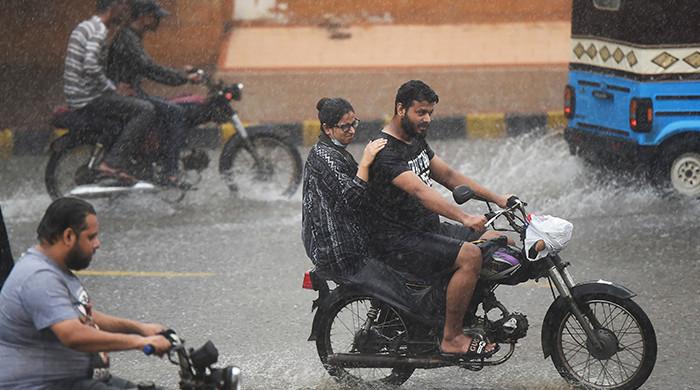 Heavy rains hit Karachi