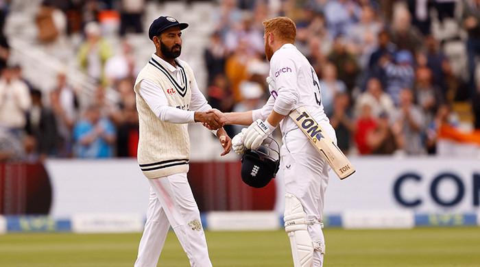 Joe Root and Jonny Bairstow tons help England to pull off record chase and level series