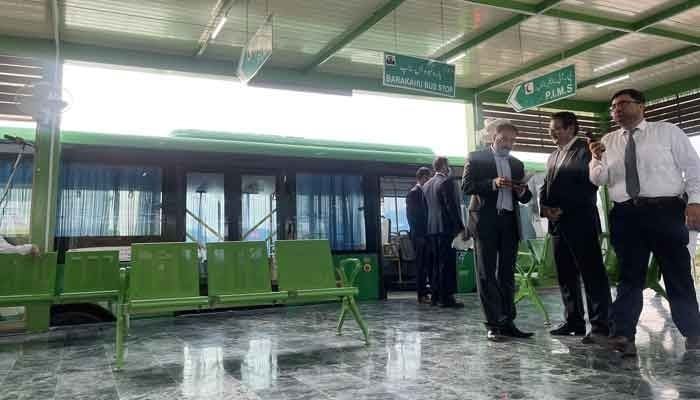 Govt's Islamabad-Rawalpindi bus service offers free rides for one month 8 Green Line Metro Bus Service station - social media