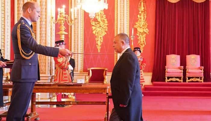 Prince William leads investiture ceremony at Buckingham Palace