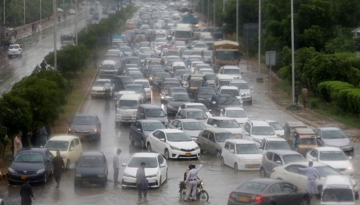 Rain in Karachi caused traffic jam - Reuters