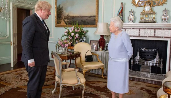Queen has motherly sympathy for Boris Johnson: Same age as Prince Edward