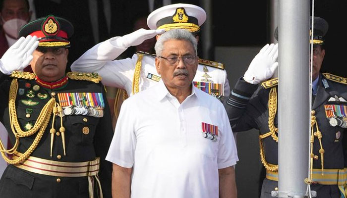 Presiden Sri Lanka melarikan diri dari negaranya ke Maladewa, kata para pejabat