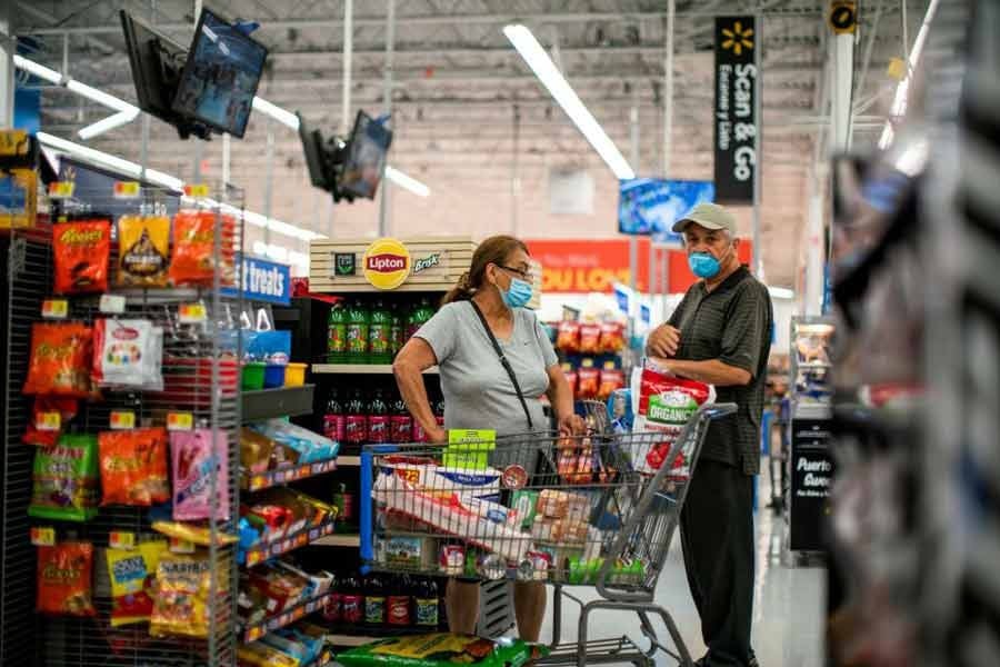 Shoppers shopping at a store in New Jersey of the United State. Photo— Reuters