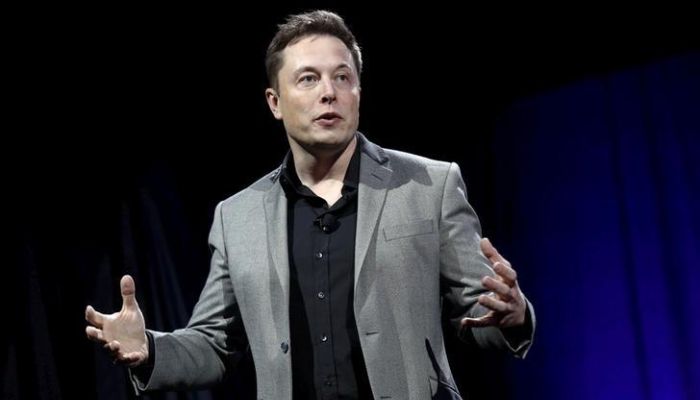 Tesla Motors CEO Elon Musk reveals the Tesla Energy Powerwall Home Battery during an event in Hawthorne, California, U.S., April 30, 2015.— Reuters