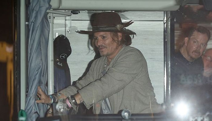 Johnny Depp tampak bersemangat saat pengadilan menolak banding Amber Heard