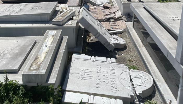 Vandals broke into a Jewish cemetery and smasheddozens of gravestones in Istanbul, Turkey. — Twitter/tyahuditoplumu