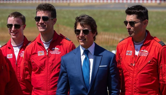 Tom Cruise strikes poses with UK’s royal air force, Red Arrows hails new ‘wingman’