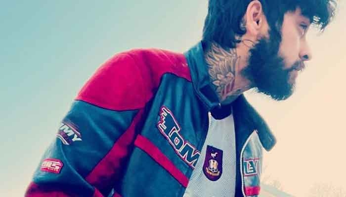 Zayn Malik treats his fans with a ‘tattoo’ selfie