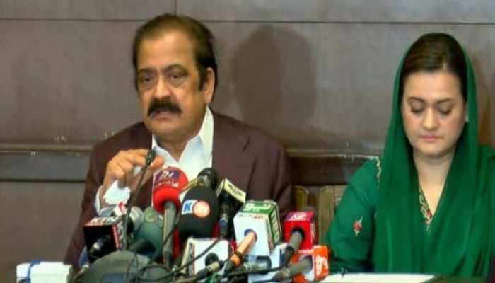 Minister for Interior Rana Sanaullah (L) and Minister for Information Marriyum Aurangzeb addressing a press conference in Lahore on July 18, 2022. — YouTube screengrab/Hum News Live