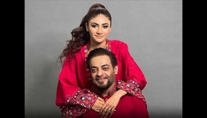 Late Aamir Liaquat Hussain with his third wife, Dania Malik - @Iamaamir/Twitter