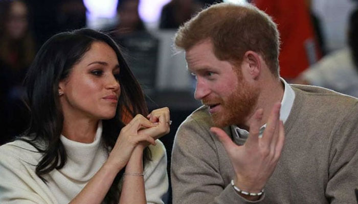 Prince Harry cut off with pals, changed phone number to please Meghan Markle
