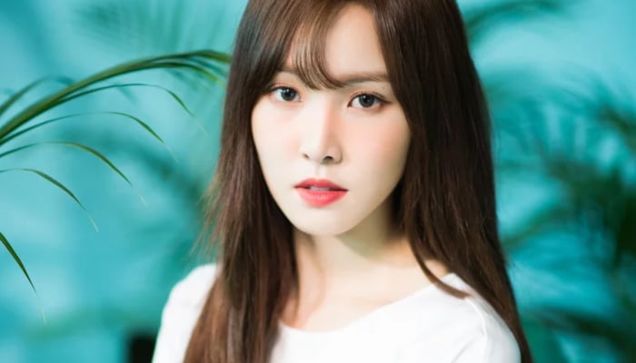 Ex-GFRIEND member Yuju partners with rapper BIG NAUGHTY