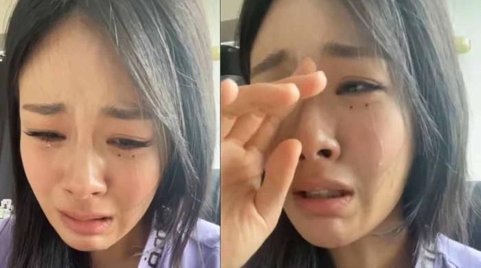 Singer Bibi worn out breaks into tears during Insta live