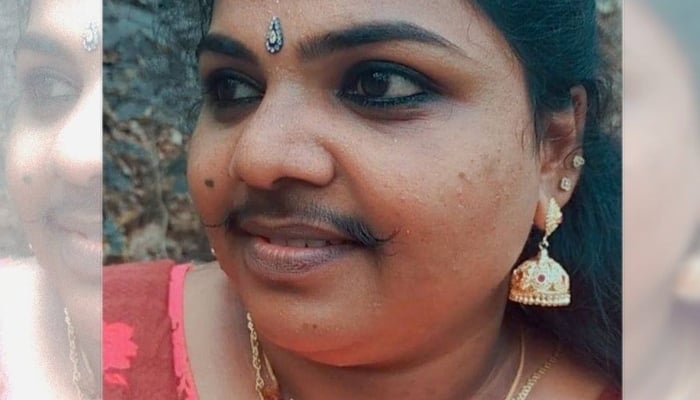 Foto wanita India yang ‘tidak bisa membayangkan hidupnya tanpa kumis’ menjadi viral