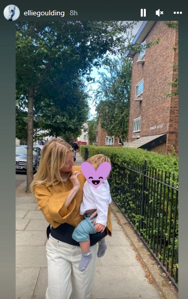 Ellie Goulding meluluhkan hati dengan foto lucu putranya Arthur
