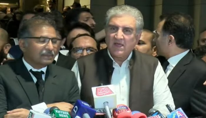 PTI Senior Vice Chairman Shah Mahmood Qureshi addressing a press conference in Islamabad, on July 26, 2022. — YouTube/Geo News
