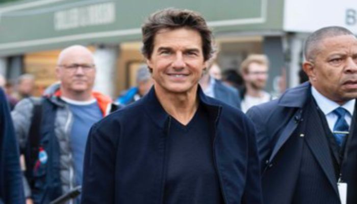 Tom Cruises daughter makes singing debut in Katie Holmes film