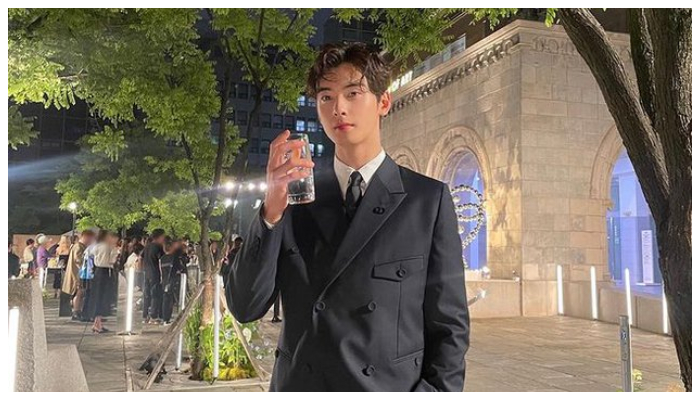ASTROs Cha Eun Woo daze fans at Dior event: Otherworldly physicals!