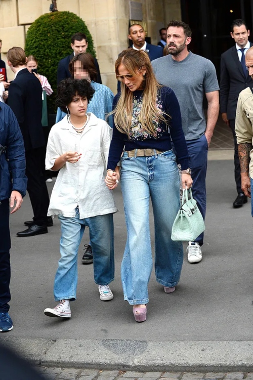 Ben Affleck and Jennifer Lopez keep it casual as they visit Louvre in Paris