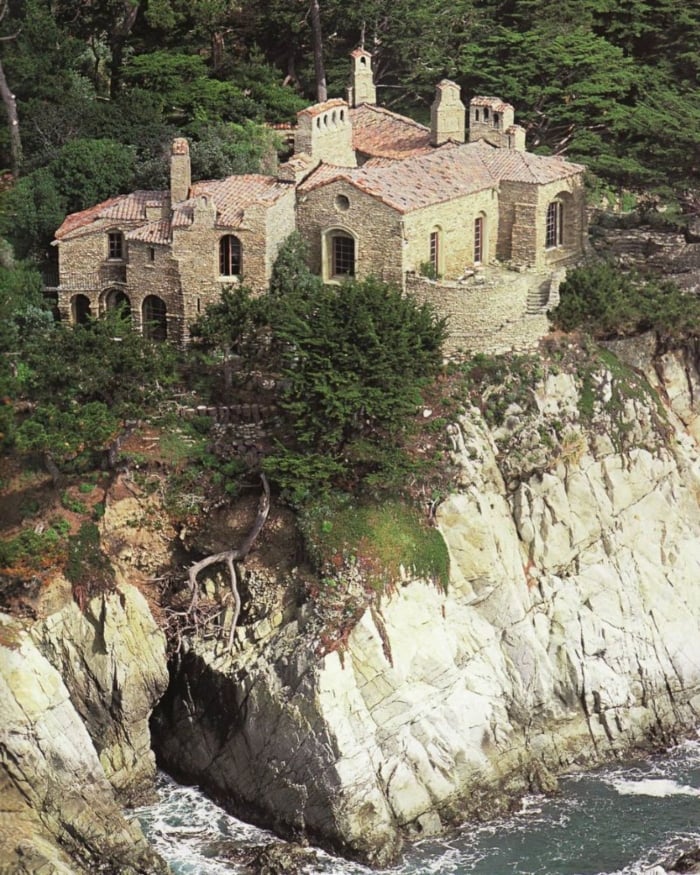 Brad Pitt spends $40 million for historic mansion on California coast